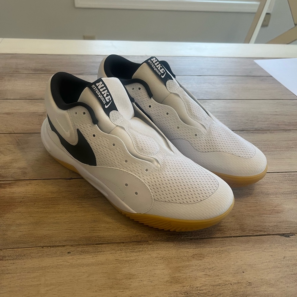Nike HyperQuick Black and White Men’s 10.5 Volleyball Shoe